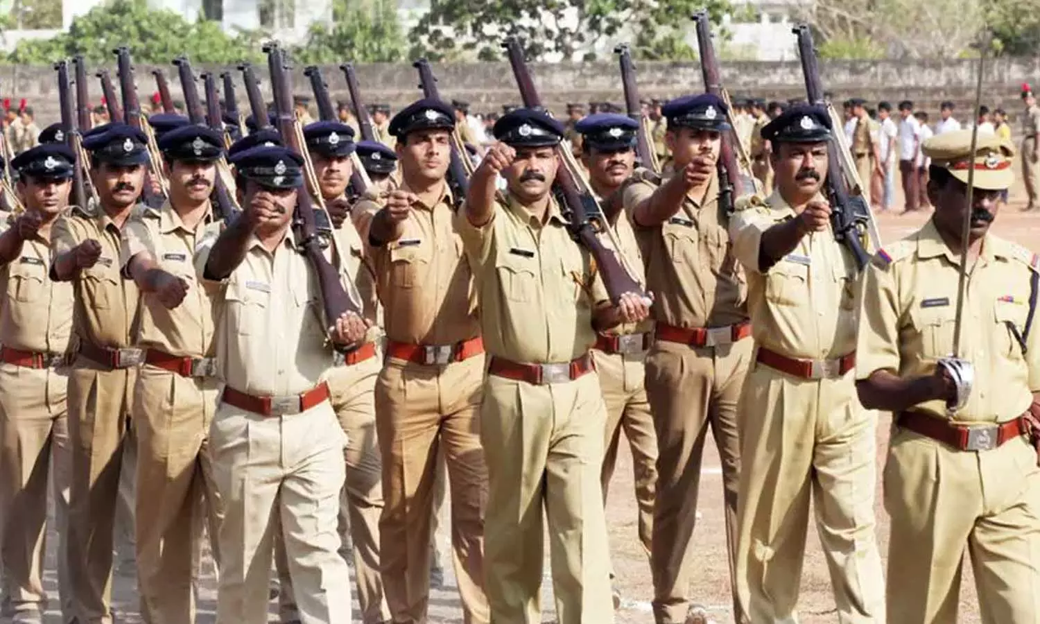 Kerala State Police Chief said that the police may seek the help of the public to subdue the drunken assailant