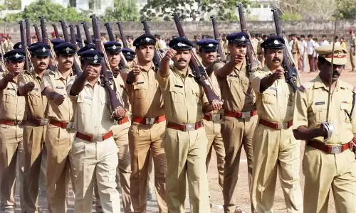 Kerala State Police Chief said that the police may seek the help of the public to subdue the drunken assailant