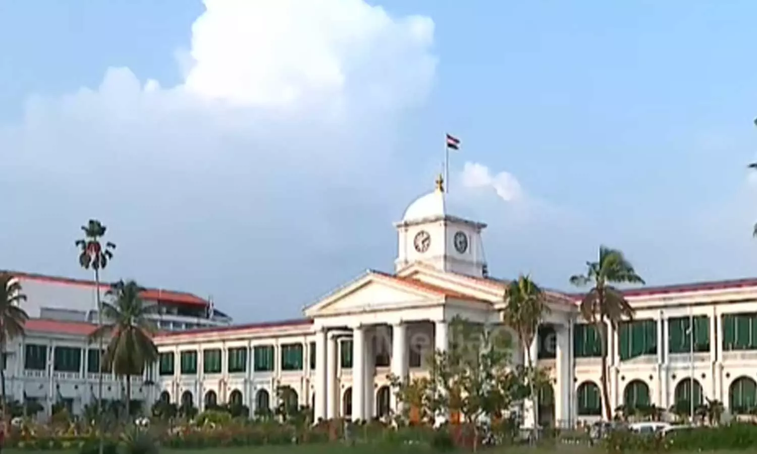 Keralas borrowing limit has been cut by Centre Keralas borrowing limit has been cut by Centre