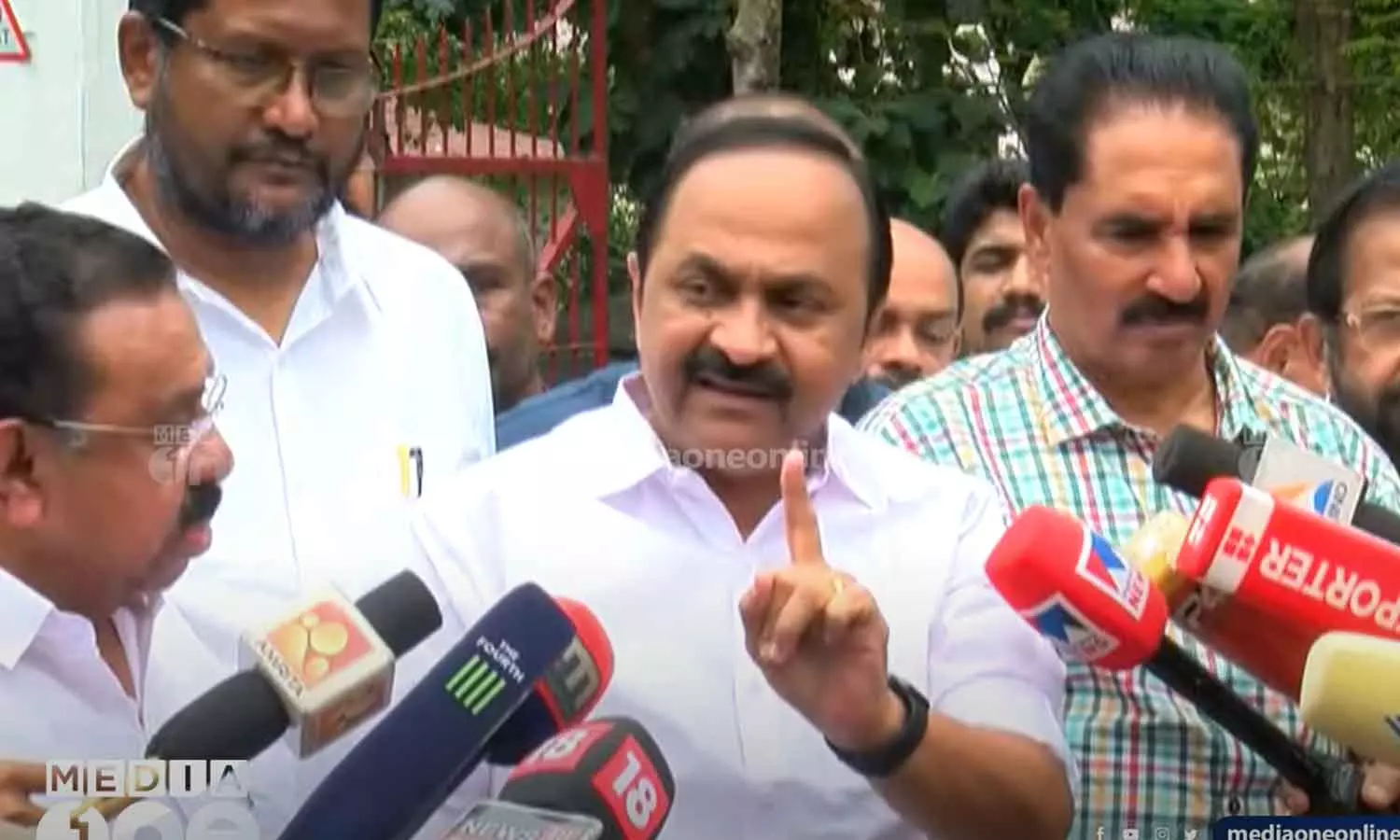 VD Satheesan visit Rahul Mamkoottathil in prison VD Satheesan visit Rahul Mamkoottathil in prison