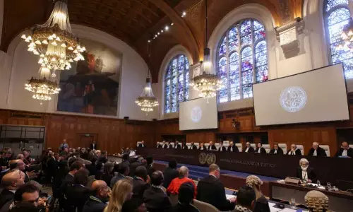 ഇസ്രായേൽ യുദ്ധം  ഉടൻ അവസാനിപ്പിക്കണമെന്ന് ദക്ഷി​ണാഫ്രിക്ക, അന്താരാഷ്ട്ര കോടതിയിൽ നടപടികൾ ആരംഭിച്ചു