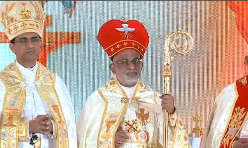 റാഫേൽ തട്ടിലിന്റേത് അസ്ഥാനത്തുള്ള സ്ഥാനാരോഹണം; വിമര്ശനവുമായി അല്മായ മുന്നേറ്റം റാഫേൽ തട്ടിലിന്റേത് അസ്ഥാനത്തുള്ള സ്ഥാനാരോഹണം; വിമര്ശനവുമായി അല്മായ മുന്നേറ്റം