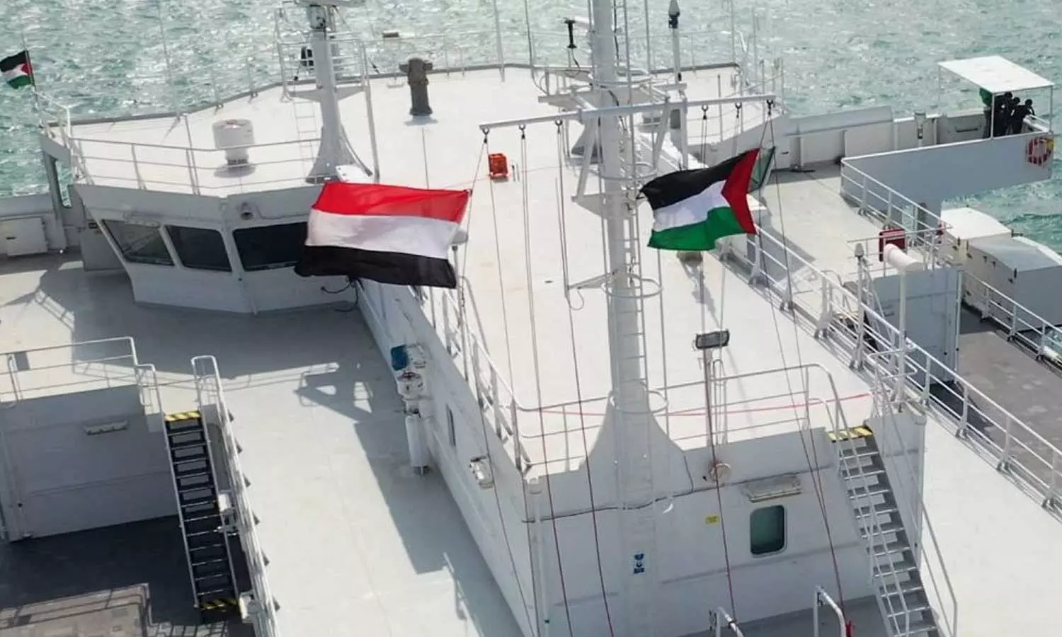 2023 നവംബര് 20ന് ചെങ്കടലില്നിന്ന് ഹൂതികള് റാഞ്ചിയ ഇസ്രായേല് കപ്പല് ഗ്യാലക്സി ലീഡര്(കടപ്പാട്: ഹൂതി മീഡിയ സെന്റര്) 2023 നവംബര് 20ന് ചെങ്കടലില്നിന്ന് ഹൂതികള് റാഞ്ചിയ ഇസ്രായേല് കപ്പല് ഗ്യാലക്സി ലീഡര്(കടപ്പാട്: ഹൂതി മീഡിയ സെന്റര്)