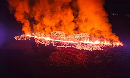 Iceland,lava flowing,Grindavik,latest world news,അഗ്നിപർവ്വത സ്ഫോടനം,ഐസ്‌ലാൻഡ്