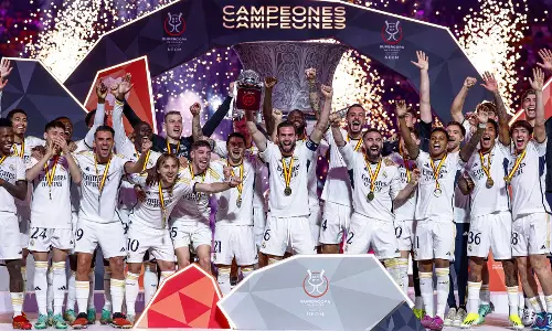 എൽ ക്ലാസികോ ജയിച്ച് റയൽ;  വിനീഷ്യസ് ചിറകിലേറി സൂപ്പർ കോപ്പ കിരീടം