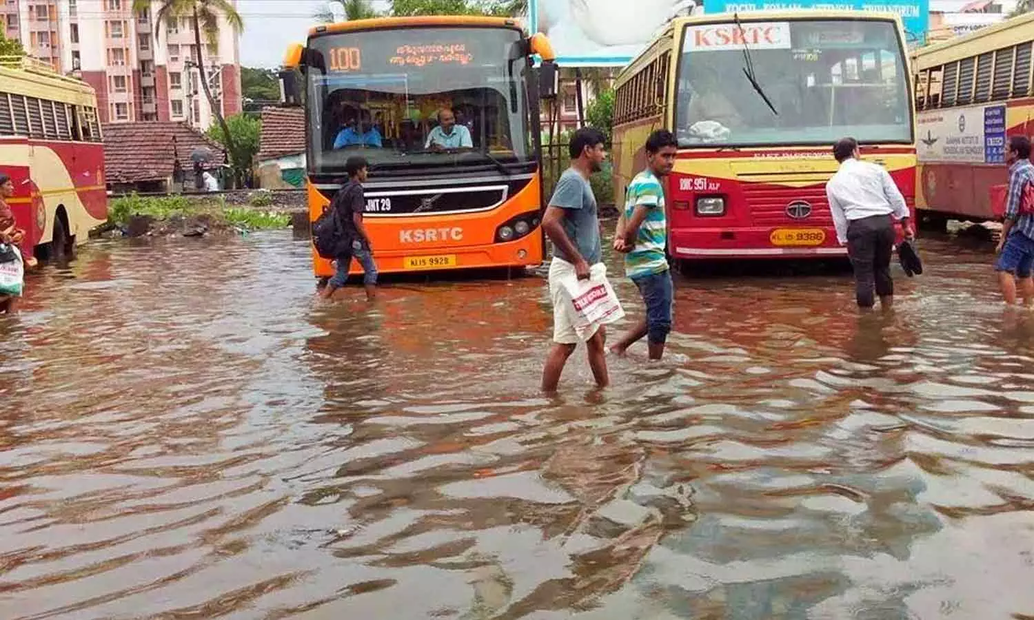 എറണാകുളം കെഎസ്ആര്ടിസി ബസ് സ്റ്റാന്ഡിന് ശാപമോക്ഷം; വൈറ്റില മൊബിലിറ്റി ഹബ്ബ് മാതൃകയിൽ നവീകരിക്കും എറണാകുളം കെഎസ്ആര്ടിസി ബസ് സ്റ്റാന്ഡിന് ശാപമോക്ഷം; വൈറ്റില മൊബിലിറ്റി ഹബ്ബ് മാതൃകയിൽ നവീകരിക്കും