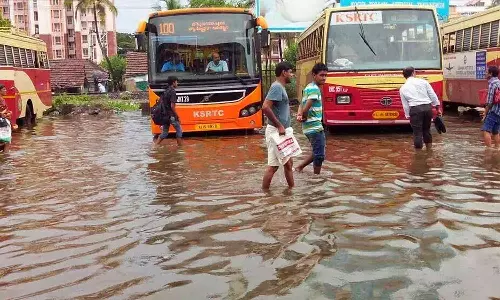 എറണാകുളം കെഎസ്ആര്ടിസി ബസ് സ്റ്റാന്ഡിന് ശാപമോക്ഷം; വൈറ്റില മൊബിലിറ്റി ഹബ്ബ് മാതൃകയിൽ നവീകരിക്കും എറണാകുളം കെഎസ്ആര്ടിസി ബസ് സ്റ്റാന്ഡിന് ശാപമോക്ഷം; വൈറ്റില മൊബിലിറ്റി ഹബ്ബ് മാതൃകയിൽ നവീകരിക്കും