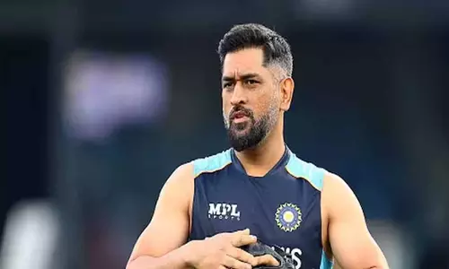 ക്രിക്കറ്റ് അക്കാദമി തർക്കം; ധോണിക്കെതിരെ മാനനഷ്ട കേസ് നൽകി മുൻ ബിസിനസ് പങ്കാളി