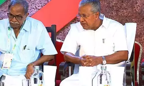 MTcriticisms,M.T. Vasudevan Nair,Kerala Literature Festival, KLF,hero worship,Malayalam writer ,Pinarayi Vijayan.,breaking news malayalam,ബ്രേക്കിങ് ന്യൂസ് മലയാളം,ഭരണകൂടവിമര്‍ശനം,എം.ടിവാസുദേവന്‍നായര്‍