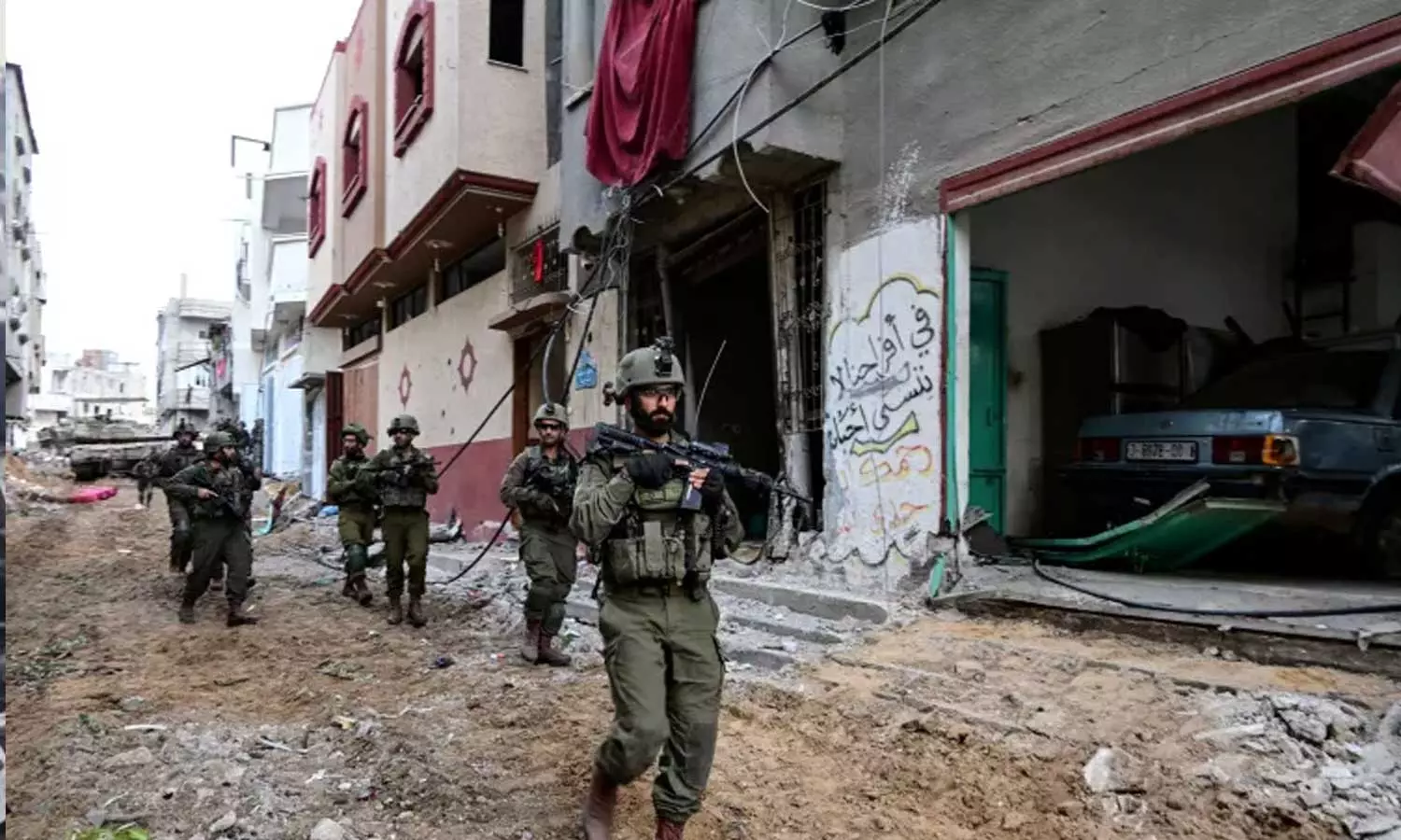 ‘സൈന്യം ഞങ്ങളുടെ തുണിയുരിഞ്ഞു, തോക്ക് കാണിച്ച് ഭീഷണിപ്പെടുത്തി മർദിച്ചു’ ഇസ്രായേൽ സൈന്യത്തിന്റെ ക്രൂരതകൾ വിവരിച്ച് ഫലസ്തീനി വനിത