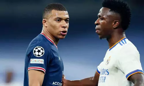 വിനിയെ കൈവിട്ട് എംബാപെയെ പുണരുമോ റയൽ; വലവിരിച്ച് യുണൈറ്റഡ്