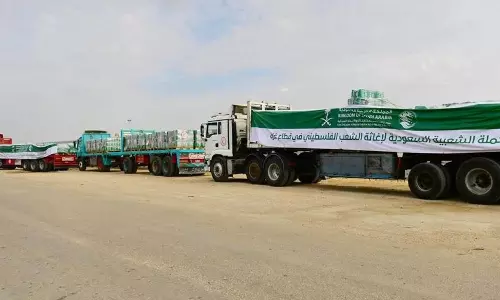 ഗസ്സക്കുള്ള സൗദിയുടെ സഹായം തുടരുന്നു; ഈജിപ്ത് വഴി ഗസ്സയിലെത്തിച്ച വസ്തുക്കള്‍ വിതരണം ചെയ്തു