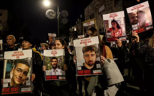 ‘വെടിനിർത്തൽ കരാർ ലംഘിക്കരുത്’; നെതന്യാഹുവിനെതിരെ ബന്ദികളുടെ ബന്ധുക്കൾ ‘വെടിനിർത്തൽ കരാർ ലംഘിക്കരുത്’; നെതന്യാഹുവിനെതിരെ ബന്ദികളുടെ ബന്ധുക്കൾ