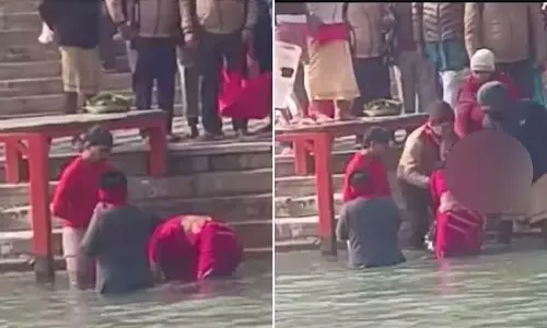 For ‘miracle cure’ parents submerge son with cancer in Ganges repeatedly, child dies