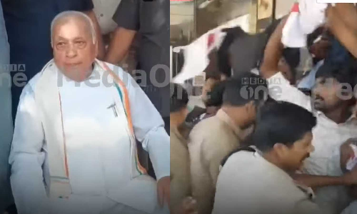 കൊല്ലത്ത് എസ്.എഫ്.ഐയുടെ കരിങ്കൊടി പ്രയോഗം; റോഡിൽ കസേര വലിച്ചിട്ട് ഗവർണറുടെ പ്രതിഷേധം