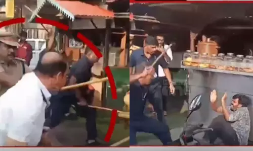 Youth Congress attack,alappuzha,navakeralasadass attack,latest malayalam news,ആലപ്പുഴ,യൂത്ത്കോണ്‍ഗ്രസ്,മുഖ്യമന്ത്രി,കരിങ്കൊടി പ്രതിഷേധം