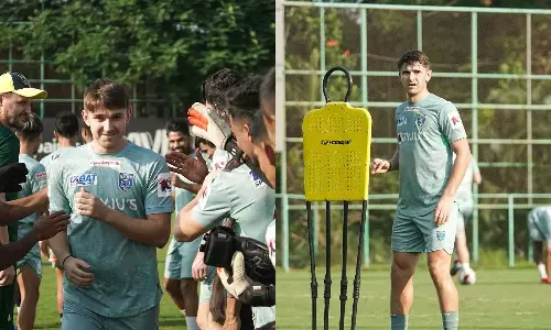 കയ്യടികളേറ്റു വാങ്ങി സെർനിച്ച് പരിശീലന ഗ്രൗണ്ടിൽ; ചിത്രങ്ങൾ പങ്കുവെച്ച് കേരള ബ്ലാസ്റ്റേഴ്‌സ്‌