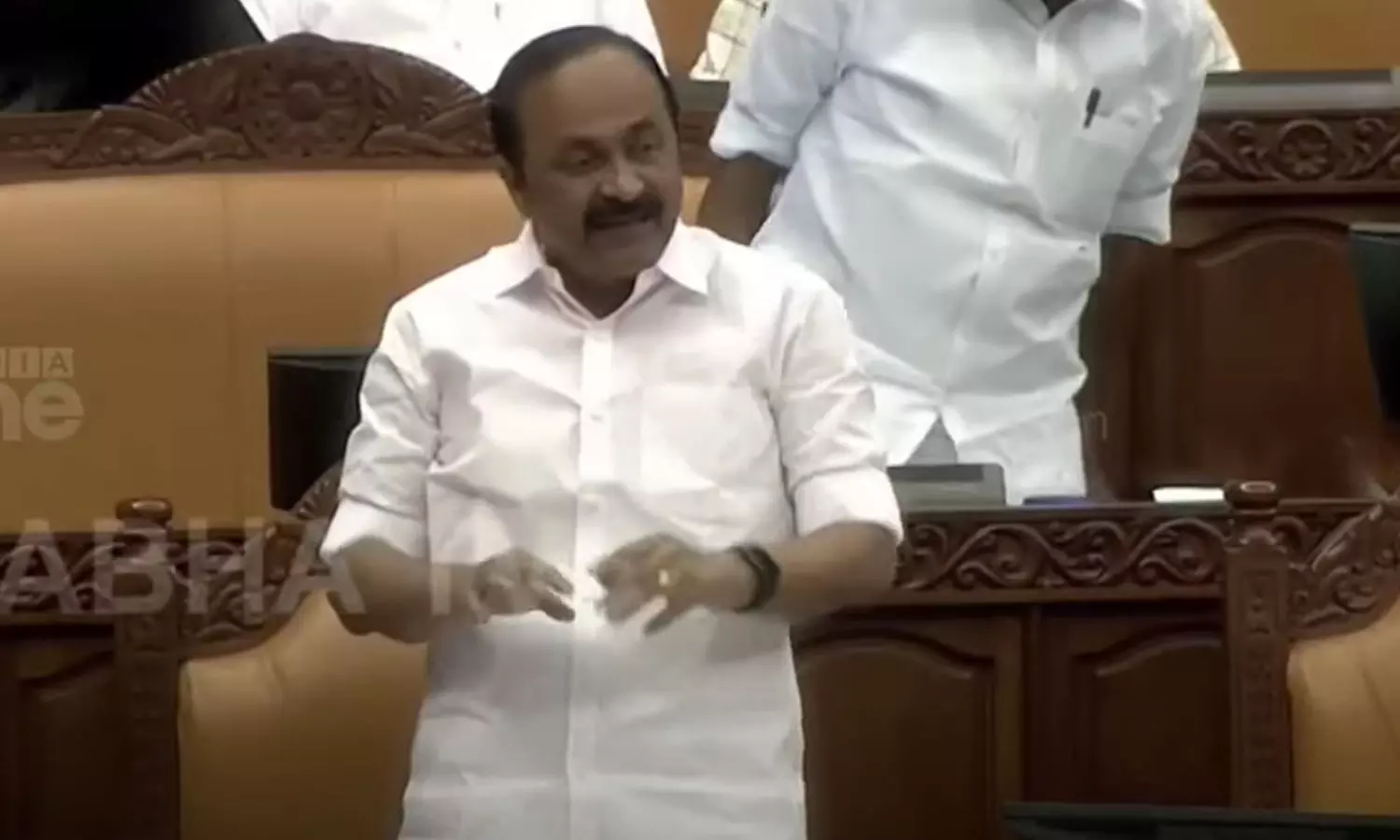 ട്രഷറി താഴിട്ട് പൂട്ടി താക്കോൽ പോക്കറ്റിലിട്ടാണ് ധനമന്ത്രി നടക്കുന്നത്: വി.ഡി സതീശന്‍