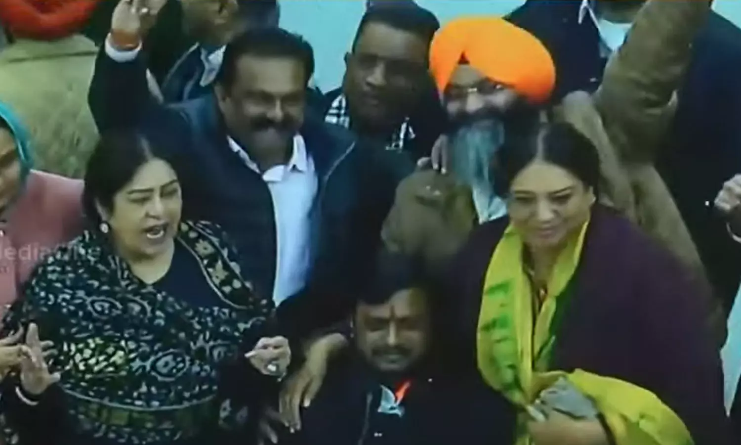 ഇന്ഡ്യ മുന്നണിയുടെ എട്ട് വോട്ടുകള് അസാധുവായി; ചണ്ഡീഗഢ് മുനിസിപ്പല് കോര്പറേഷന് മേയർ തെരഞ്ഞെടുപ്പിൽ ബിജെപിക്ക് അട്ടിമറി ജയം ഇന്ഡ്യ മുന്നണിയുടെ എട്ട് വോട്ടുകള് അസാധുവായി; ചണ്ഡീഗഢ് മുനിസിപ്പല് കോര്പറേഷന് മേയർ തെരഞ്ഞെടുപ്പിൽ ബിജെപിക്ക് അട്ടിമറി ജയം