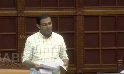 സർക്കാർ അമ്പേ പരാജയം, സാമ്പത്തിക പ്രതിസന്ധിക്ക് ആക്കം കൂട്ടിയത് ധൂർത്ത്; അടിയന്തര പ്രമേയത്തിൽ ചർച്ച