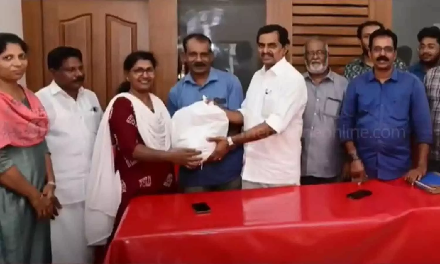 ട്രാവൻകൂർ സിമന്റ്സിൽ വേറിട്ട സമരവുമായി എ.ഐ.ടി.യു.സി