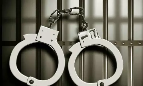 ജീവകാരുണ്യ പ്രവർത്തകനെ ഹണിട്രാപ്പിൽപെടുത്തി അഞ്ചുലക്ഷം തട്ടിയ സംഘം പിടിയിൽ