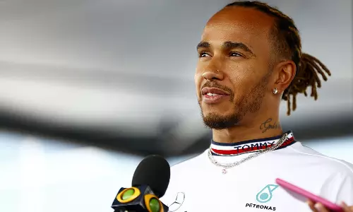 മെഴ്‌സിഡസ് വിട്ട് ഫെറാറിക്കൊപ്പം ചേർന്ന് ഫോർമുല വൺ താരം ലൂയിസ് ഹാമിൽട്ടൺ