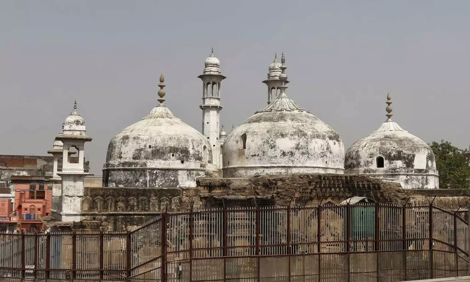 മസ്ജിദിനുള്ളിൽ എത്ര നിലവറകൾ ? മസ്ജിദിനുള്ളിൽ എത്ര നിലവറകൾ ?