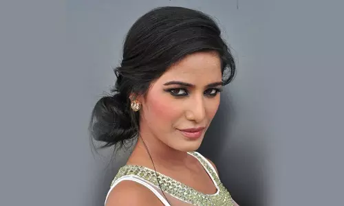 പൂനം പാണ്ഡെയുടെ മരണം; സ്ഥിരീകരിക്കാതെ കുടുംബം, ബന്ധുക്കളെ ബന്ധപ്പെടാനാകുന്നില്ലെന്ന് റിപ്പോർട്ട്