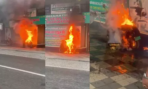 Electric scooter catches fire in Kozhikodes Thamarassery, Electric scooter fire in Kerala