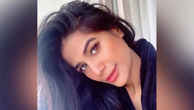 കാൻസറിനെ പബ്ലിസിറ്റിക്ക് വേണ്ടി ഉപയോഗിച്ചത് തെറ്റ്; പൂനം പാണ്ഡെക്കെതിരെ കേസെടുക്കണമെന്ന് സിനി വർക്കേഴ്സ് അസോസിയേഷൻ