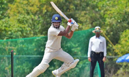 തകർത്തടിച്ച് അസ്ഹറുദ്ദീൻ; രഞ്ജിയിൽ പ്രതീക്ഷയോടെ കേരളം