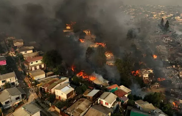 ചിലിയിൽ കാട്ടുതീ; 46 മരണം, നൂറുകണക്കിനാളുകളെ കാണാനില്ല ചിലിയിൽ കാട്ടുതീ; 46 മരണം, നൂറുകണക്കിനാളുകളെ കാണാനില്ല