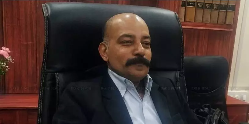 ജഡ്ജിക്ക് നൽകാൻ രണ്ട് ലക്ഷം വാങ്ങി; അഭിഭാഷകൻ ബി.എ.ആളൂരിനെതിരെ യുവതിയുടെ പരാതി