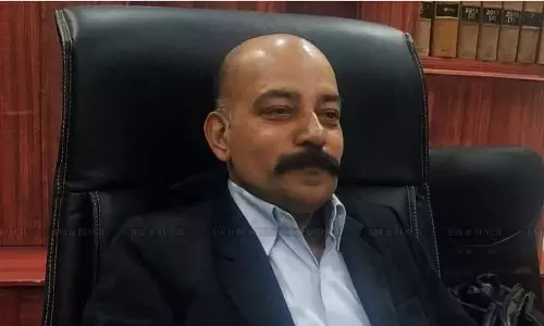 ജഡ്ജിക്ക് നൽകാൻ രണ്ട് ലക്ഷം വാങ്ങി; അഭിഭാഷകൻ ബി.എ.ആളൂരിനെതിരെ യുവതിയുടെ പരാതി