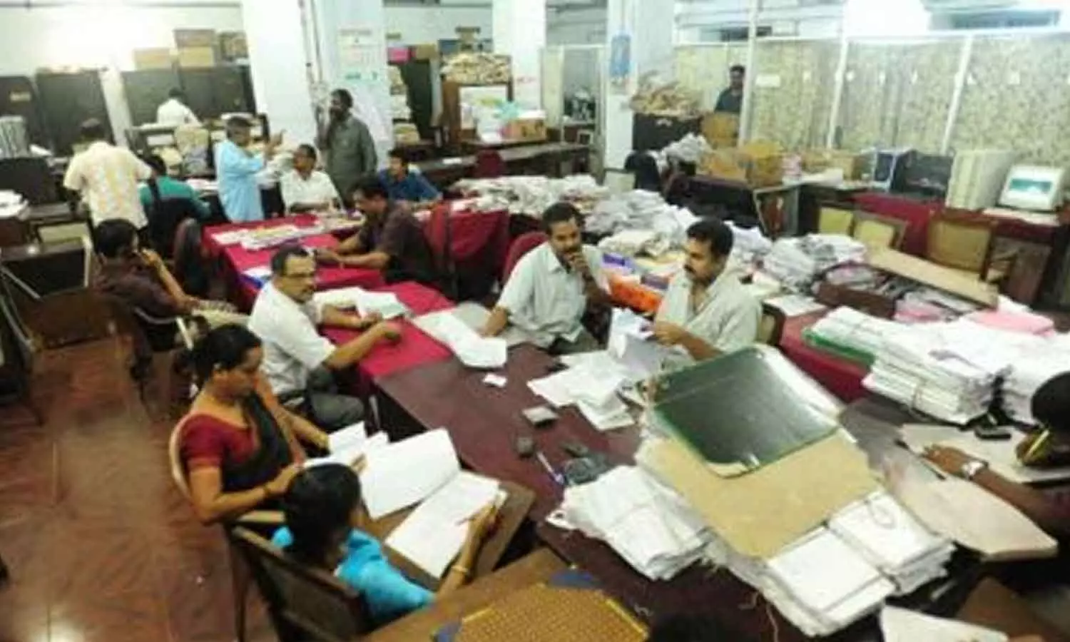 സർക്കാർ  ജീവനക്കാർക്ക്‌ ഏപ്രിലിലെ ശമ്പളത്തിനൊപ്പം ഒരു ഗഡു ഡി.എ