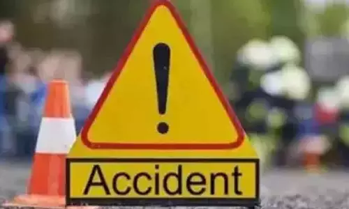 പെരുമ്പാവൂരിൽ ബസും ലോറിയും കൂട്ടിയിടിച്ചു; 20 വിദ്യാർഥികൾക്ക് പരിക്ക്