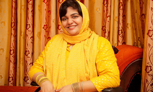 കാലം മായ്ച്ച കാല്‍പ്പാടുകള്‍ - മാരിയത്ത് സി.എച്ച്