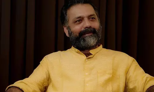 തിങ്കളാഴ്ച നിശ്ചയത്തില്‍, ഖസാക്കിന്റെ ഇതിഹാസത്തില്‍ കെ.യു മനോജ്