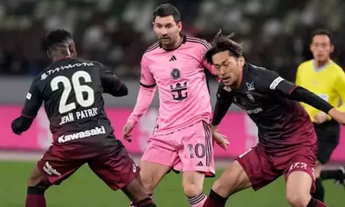 മെസി ഇറങ്ങിയിട്ടും രക്ഷയില്ല; ജപ്പാനിലും തോറ്റ് ഇന്റർ മയാമി മെസി ഇറങ്ങിയിട്ടും രക്ഷയില്ല; ജപ്പാനിലും തോറ്റ് ഇന്റർ മയാമി