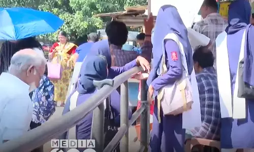 Human Rights Commission,Kozhikode Med.college,bus stop,media one impact,കോഴിക്കോട് മെഡിക്കൽ കോളജ്,മനുഷ്യാവകാശ കമ്മീഷന്‍,മെഡിക്കല്‍ കോളജ് ബസ്,