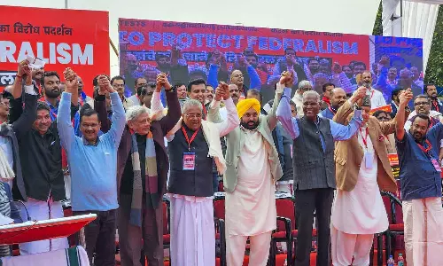 Kerala protest agaisnt center in Delhi