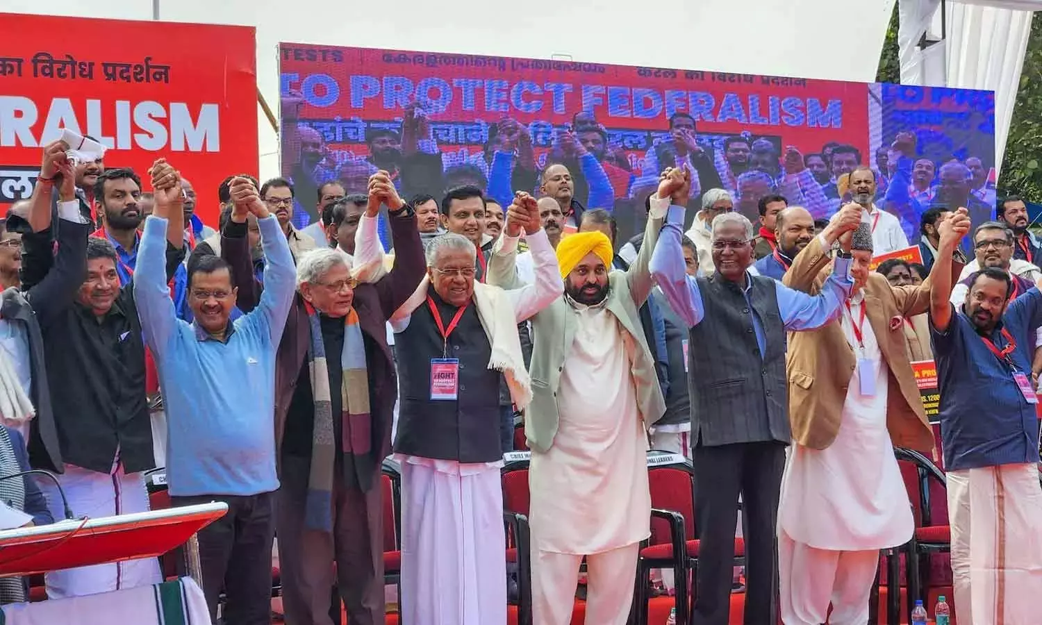 കേന്ദ്ര അവഗണനക്കെതിരായ സമരജ്വാലയില്‍   കേരള മുഖ്യമന്ത്രിയും ആപ് മുഖ്യമന്ത്രിമാരും അണിനിരന്നപ്പോള്‍