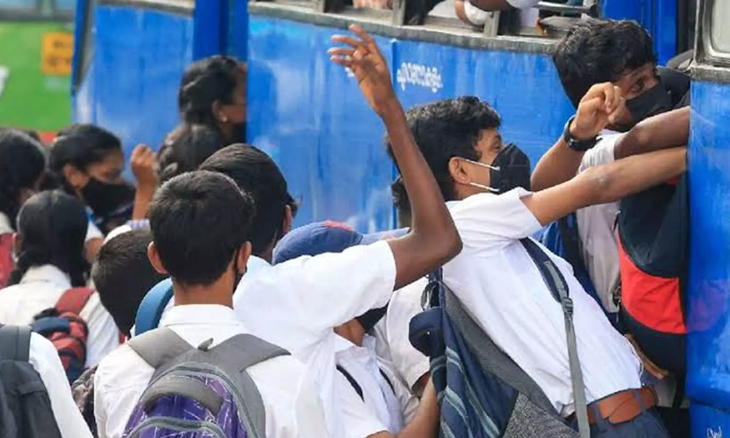 Kerala Child Rights Commission orders to ensure that students in private buses get concession at fixed rates, Kerala Child Rights Commission orders to ensure that students in private buses get concession at fixed rates,