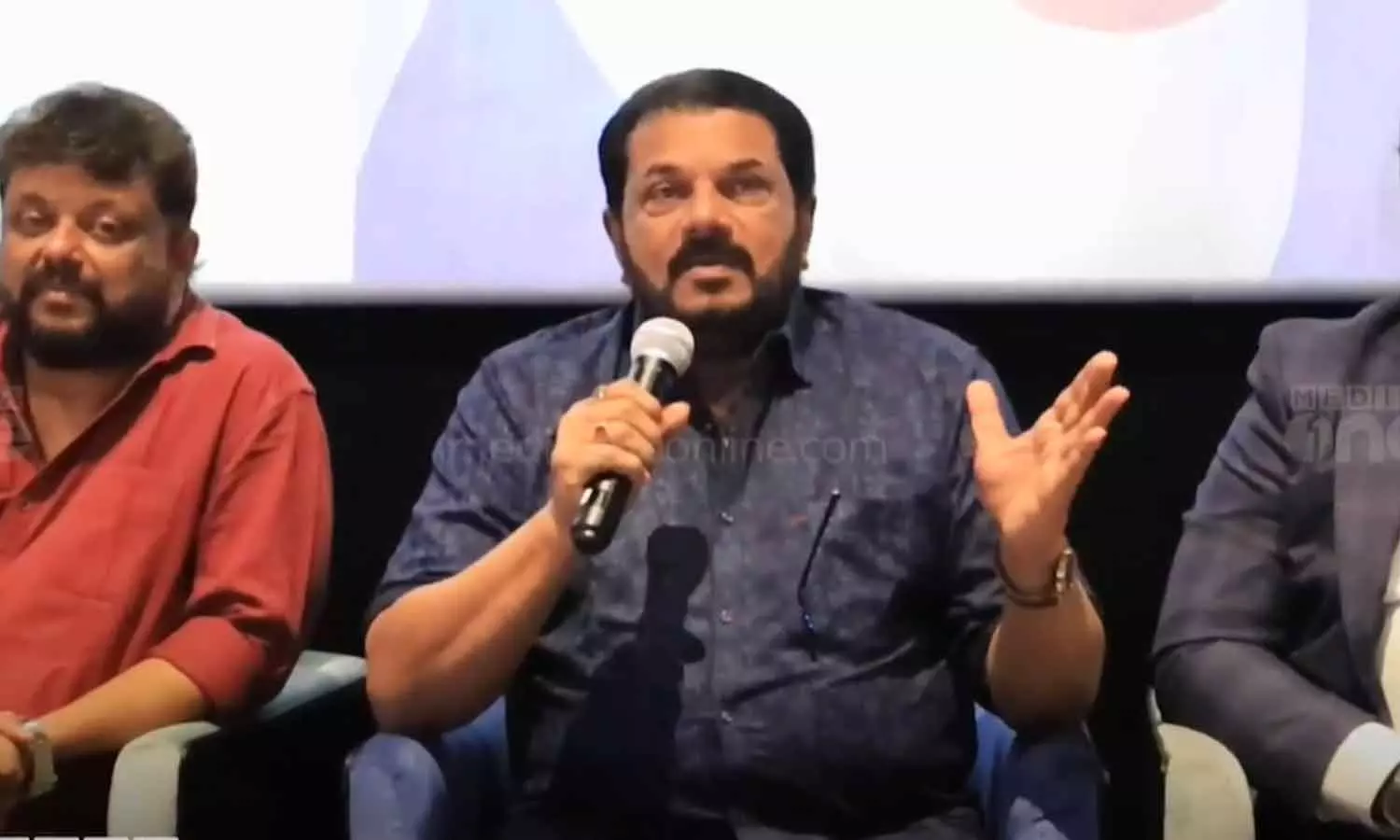 സിനിമയെ വിലയിരുത്തുന്നവരിൽ അധികപേർക്കും സിനിമ എന്താണെന്ന് പോലും അറിയില്ല; മുകേഷ് സിനിമയെ വിലയിരുത്തുന്നവരിൽ അധികപേർക്കും സിനിമ എന്താണെന്ന് പോലും അറിയില്ല; മുകേഷ്