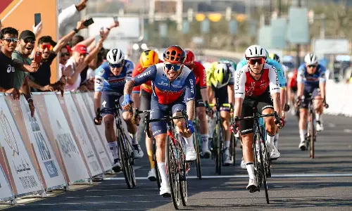 ടൂർ ഓഫ് ഒമാൻ ദീർഘദൂര സൈക്ലിങ് മത്സരത്തിന്‍റെ 13ാമത് പതിപ്പിന് ഉജ്വല തുടക്കം