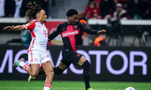 ബയേണിന് മുന്നിലും ഇളകാതെ ലെവർകൂസൻ; സ്വപ്‌ന കിരീടത്തിനരികെ അലോൺസോയും യുവനിരയും