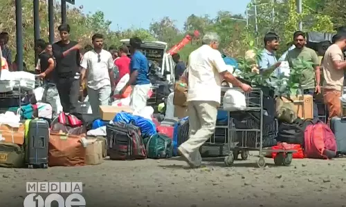 നാട്ടിലേക്ക് തിരികെ പോകാനാകാതെ ലക്ഷദ്വീപുകാർ; ആകെ സർവീസ് നടത്തുന്നത് ഒരു കപ്പൽ മാത്രം