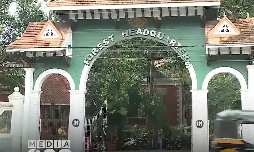 വന്യജീവി ആക്രമണത്തിൽ ഇരകൾക്ക് നഷ്ടപരിഹാരം നൽകുന്നതടക്കമുള്ള ഫയലുകൾ വനംവകുപ്പിൽ കെട്ടിക്കിടക്കുന്നു വന്യജീവി ആക്രമണത്തിൽ ഇരകൾക്ക് നഷ്ടപരിഹാരം നൽകുന്നതടക്കമുള്ള ഫയലുകൾ വനംവകുപ്പിൽ കെട്ടിക്കിടക്കുന്നു