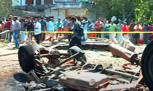 തൃപ്പൂണിത്തുറ സ്ഫോടനം; പരിക്കേറ്റ മൂന്നുപേരുടെ നില ഗുരുതരം, കേസെടുത്ത് മനുഷ്യാവകാശ കമ്മീഷൻ